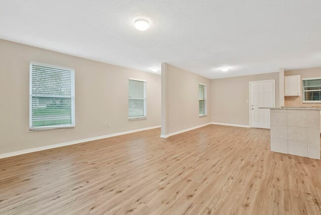 Foto del edificio - 1310 Celia Way