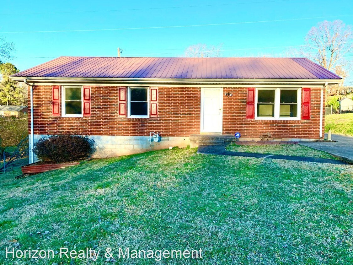 Primary Photo - 3 br, 1.5 bath House - 321 Clearview Dr