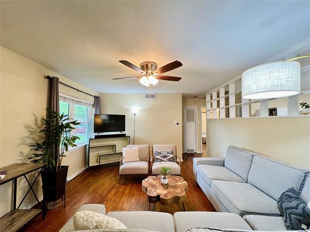 Foto del edificio - 310 W 15th St