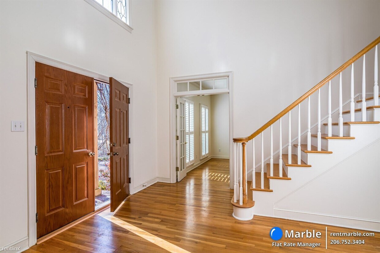 Primary Photo - 4 br, 3.5 bath House - 1124 Timberlake Dr E
