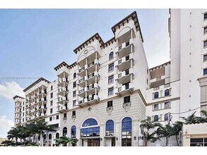 Building Photo - 1805 Ponce de Leon