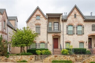 Building Photo - 1912 Desoto Dr
