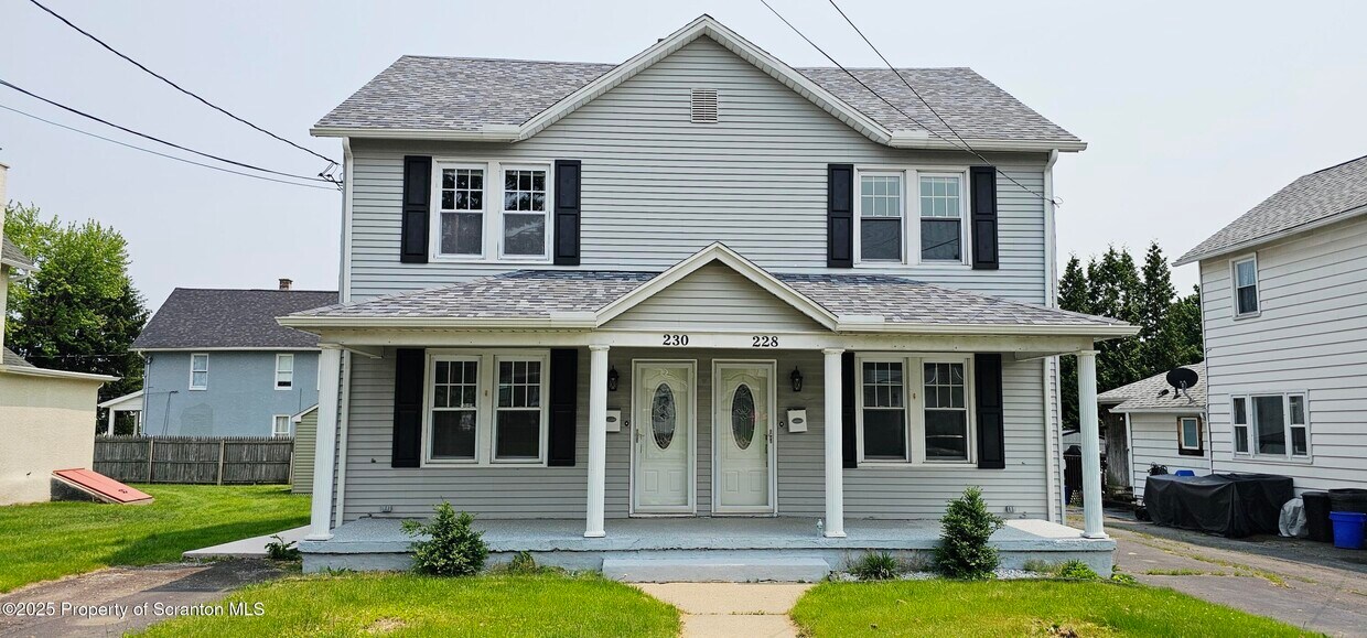 Foto principal - 230 2nd St