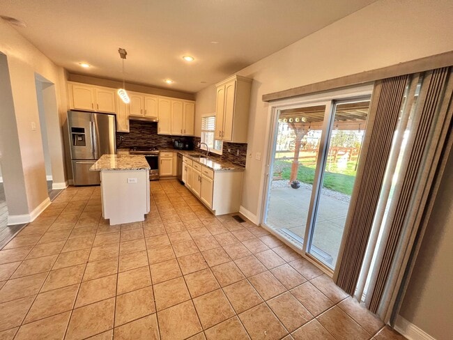 Building Photo - 1099 Bayswater Dr