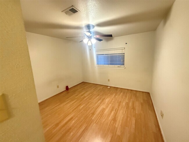 Foto del edificio - 9526 Misty Bridge St