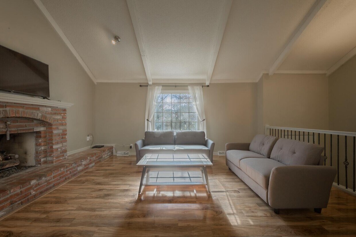 Foto principal - 13032 W 102nd Terrace