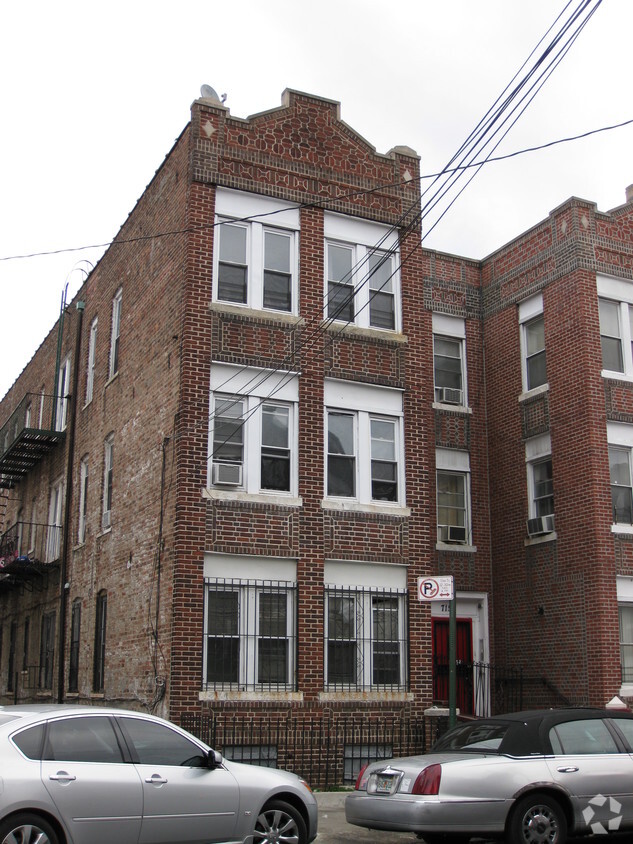 Building Photo - 711 Miller Ave