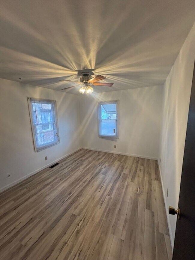 Foto del edificio - 737-737 E Gift Ave