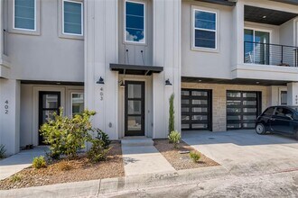 Building Photo - 12001 Vista Parke Dr