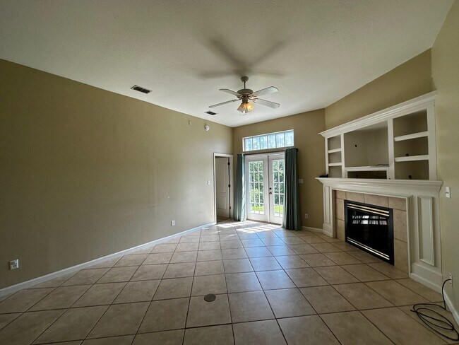 Building Photo - 1141 High Meadow Dr