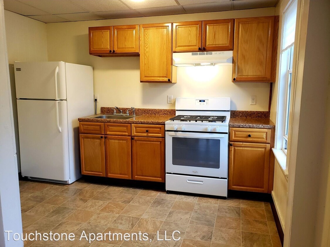 21 Apsley St, Hudson, MA 01749 Room for Rent in Hudson, MA