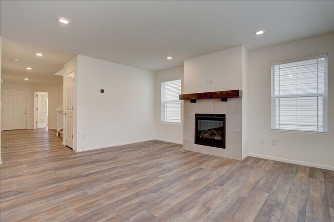 Foto del edificio - Available for move-in on 05/15/26- 3bed/2.5bath in Aurora!