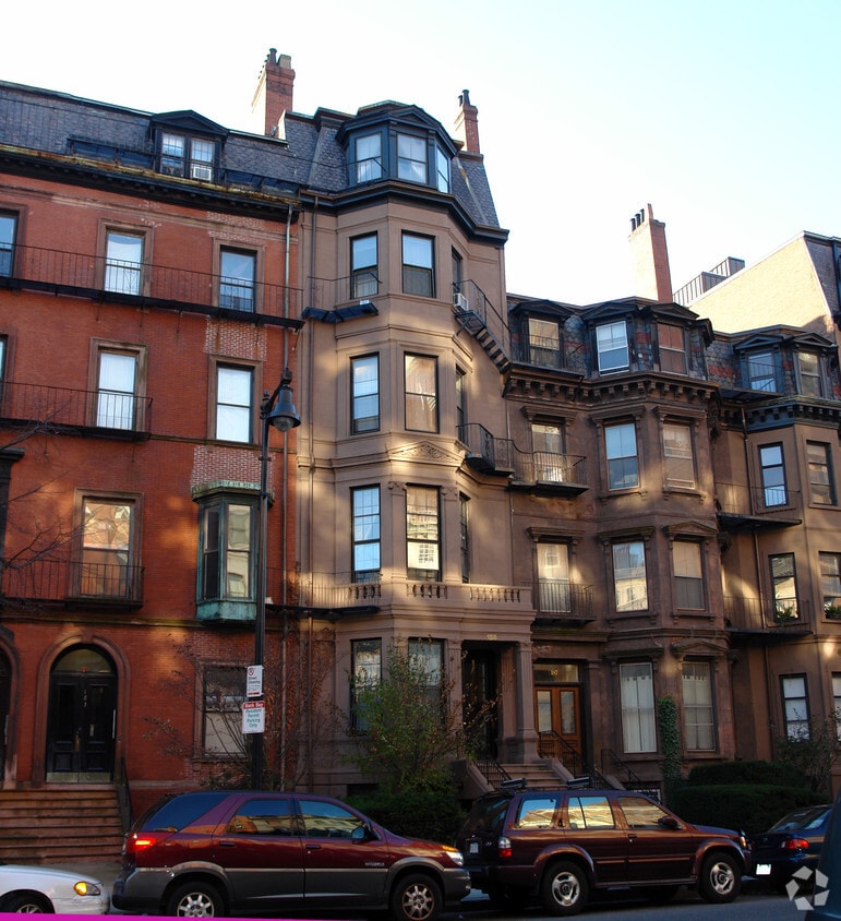 Building Photo - 185 Beacon St