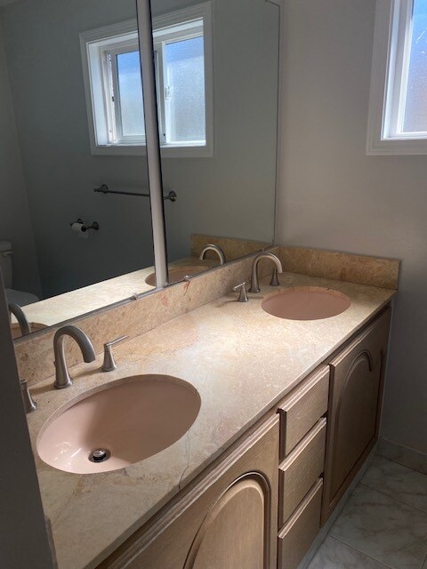 Bathroom - 541 Green Ave