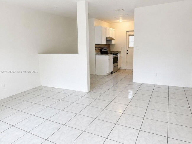 Photo - 728 SW 7th Street Unit 1-2 Apartment