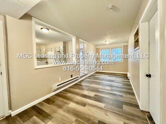Foto del edificio - Charming Single Family Home -Ready for your September Move-in!
