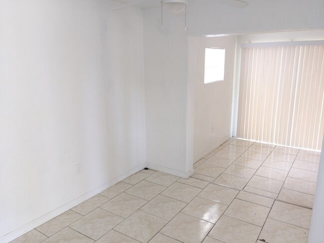 Building Photo - 5527 Bryson Dr