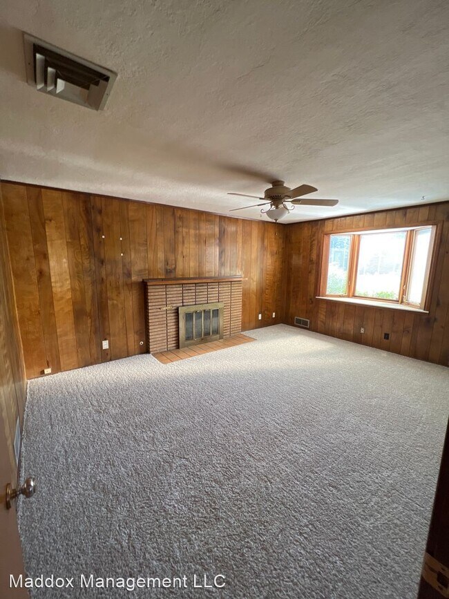 Building Photo - 3 br, 2 bath House - 2105 Dorothy Street NE