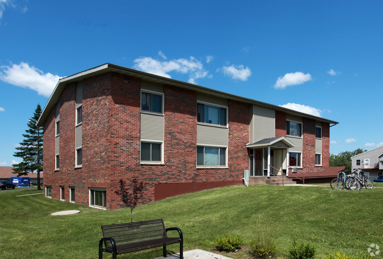 2625 Building 2 Apartments in Superior, WI