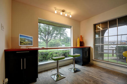 Building Photo - 2414 Ventura Dr