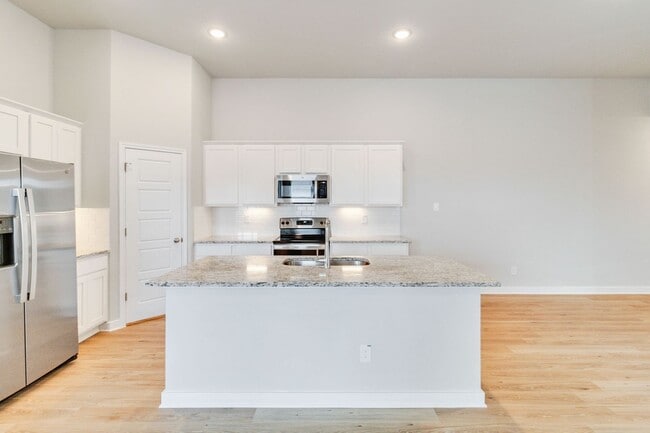 Building Photo - 231-235 Nespral Dr