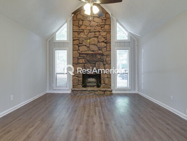 Foto del edificio - Completely renovated 3 bedroom, 2 bathroom home