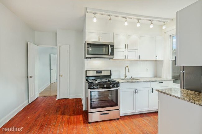 Foto del edificio - 8241 Pine Rd