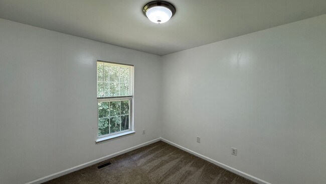 Foto del edificio - 4 Bedroom Colonial in Prince William County