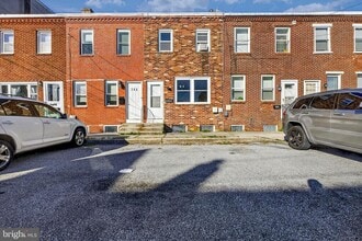 Building Photo - 706 Clark St