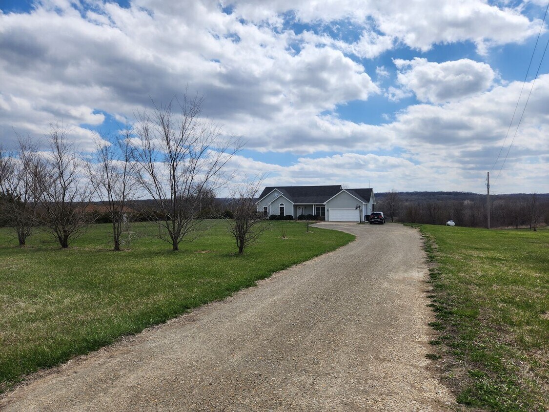 Foto principal - New price! Enjoy country living and seclus...