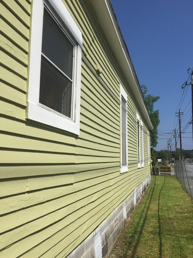 Building Photo - ***Total Electric** Midtown Columbus 3 or 4 Bedroom / 1 Bathroom House for Rent***