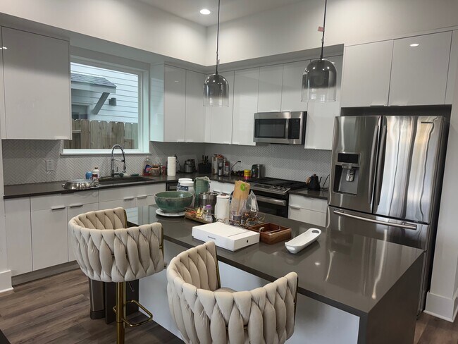 Cocina - 3409 Luca St