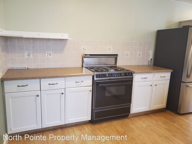 Building Photo - 3 br, 1.5 bath House - 521 W. Walnut St.