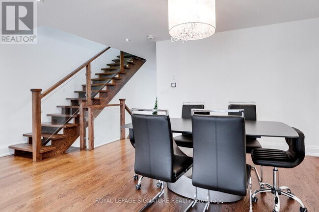 Photo du bâtiment - 119B Hillside Ave