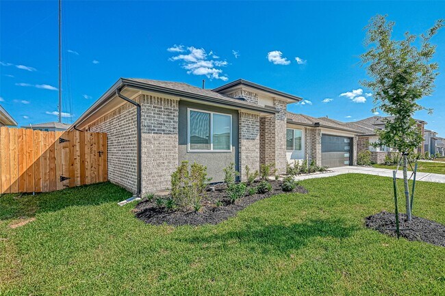 Building Photo - 815 Dahlia Petal Dr