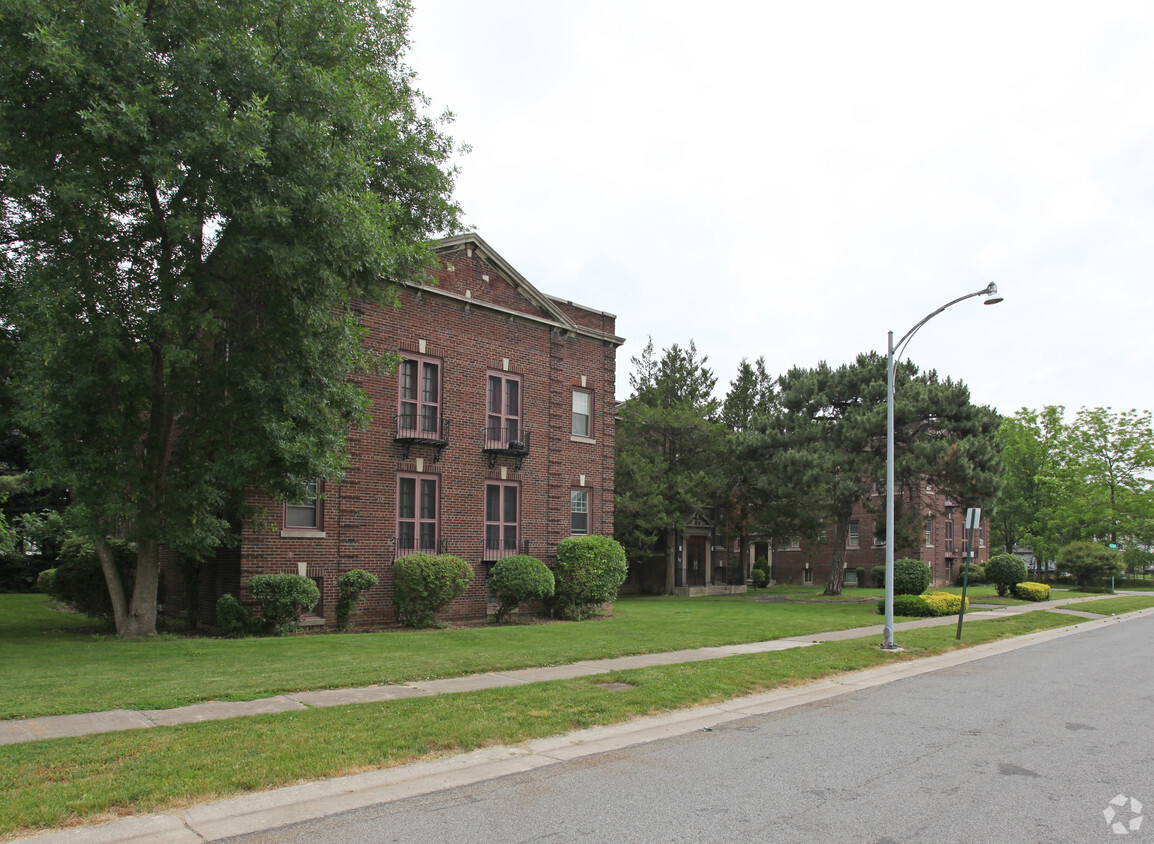 Foto del edificio - Laurelton Apartments
