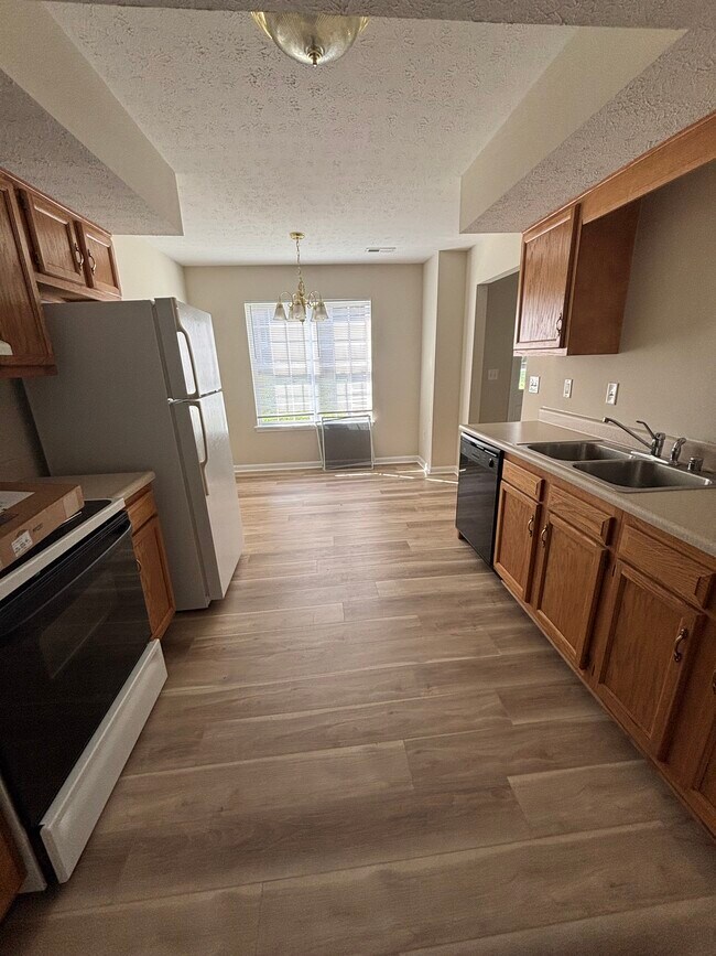 Foto del edificio - 1115 Regency Way