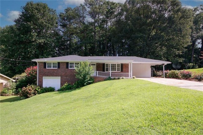 Building Photo - 840 Howard Ct SW