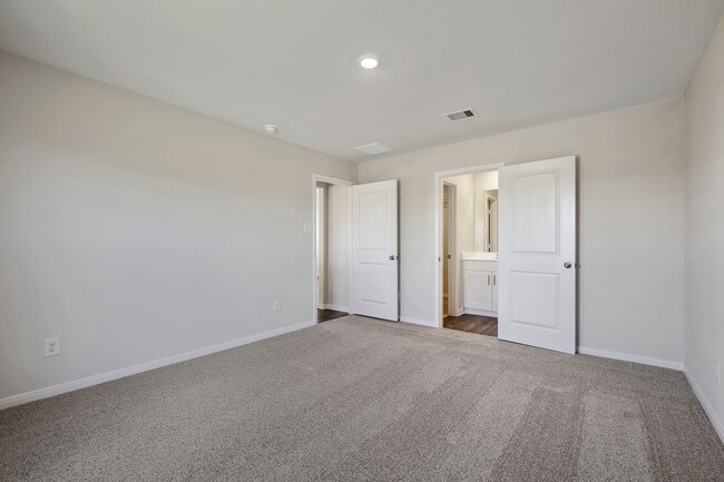 Building Photo - 10387 Red Cardinal Dr