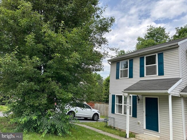Building Photo - 241 Merrbaugh Dr