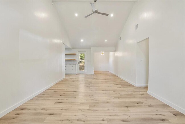 Building Photo - 3103 Matador Dr