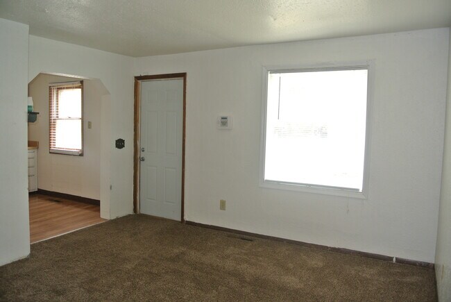Building Photo - 510 Hiawatha St
