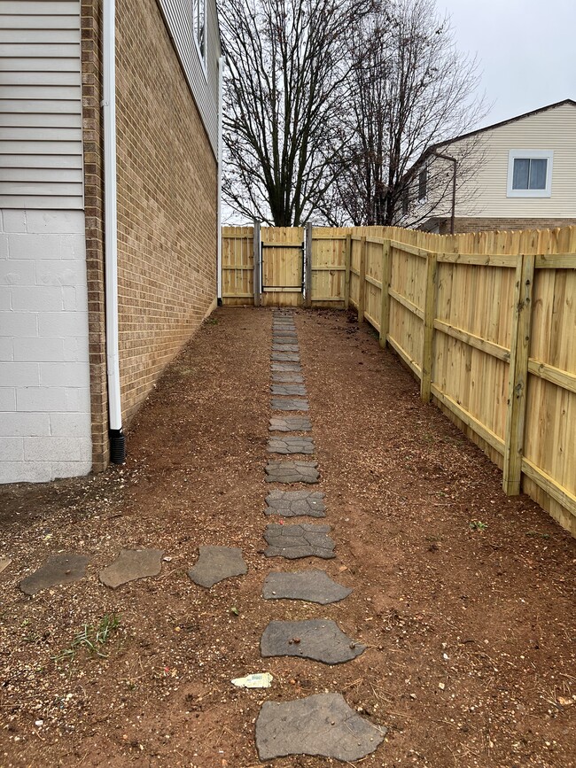 Fenced in yard - 8764 Beacon Cir