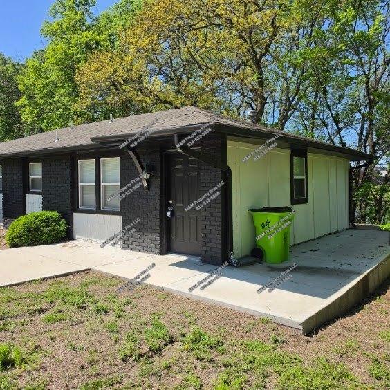 Foto del edificio - 408 NE Westwind Dr