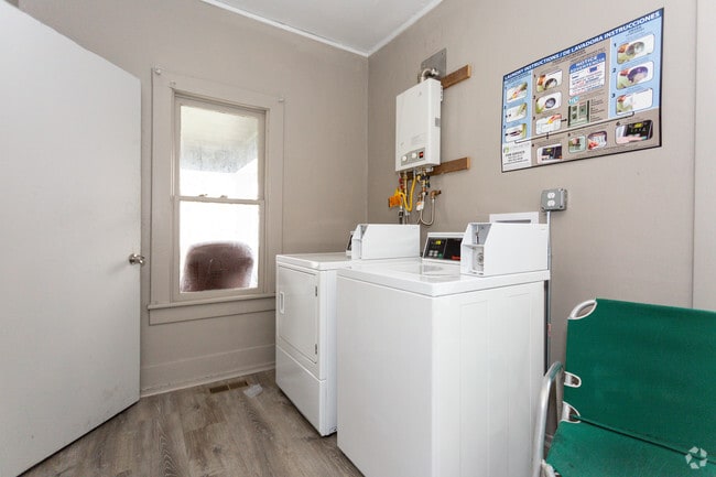 Laundry Room - 240 NW 9th St Corvallis