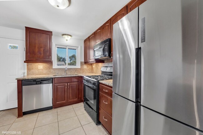 Foto del edificio - 728 Boxwood Dr