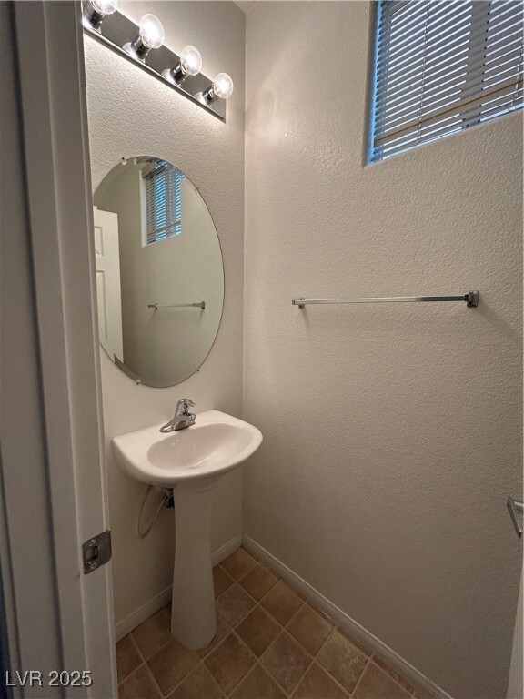 Building Photo - 10536 La Campana St