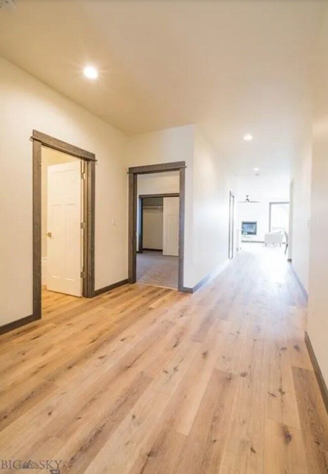 Building Photo - Beautiful condo in a great location!