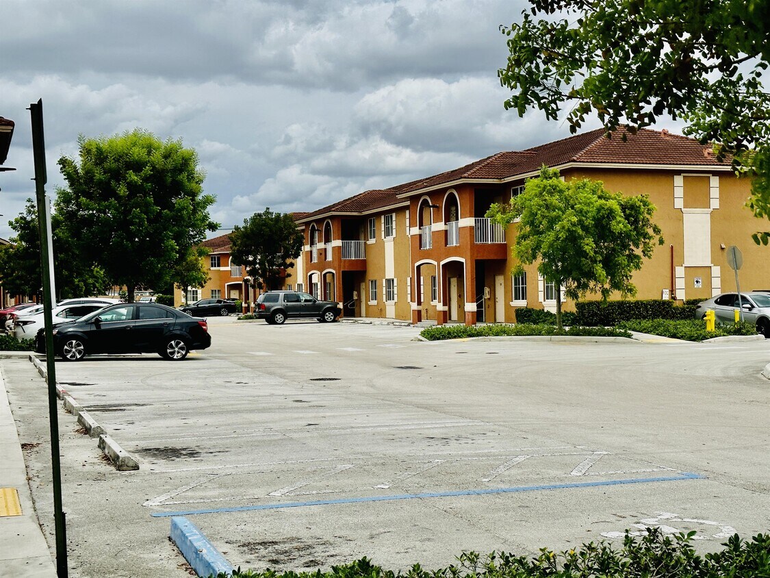 Primary Photo - 18150 NW 59th Ave