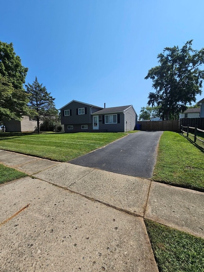 Private Driveway - 3400 Burbank Rd